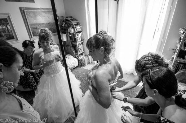 Getting ready, la preparazione della sposa il giorno del matrimonio Getting ready, la preparazione della sposa il giorno del matrimonio