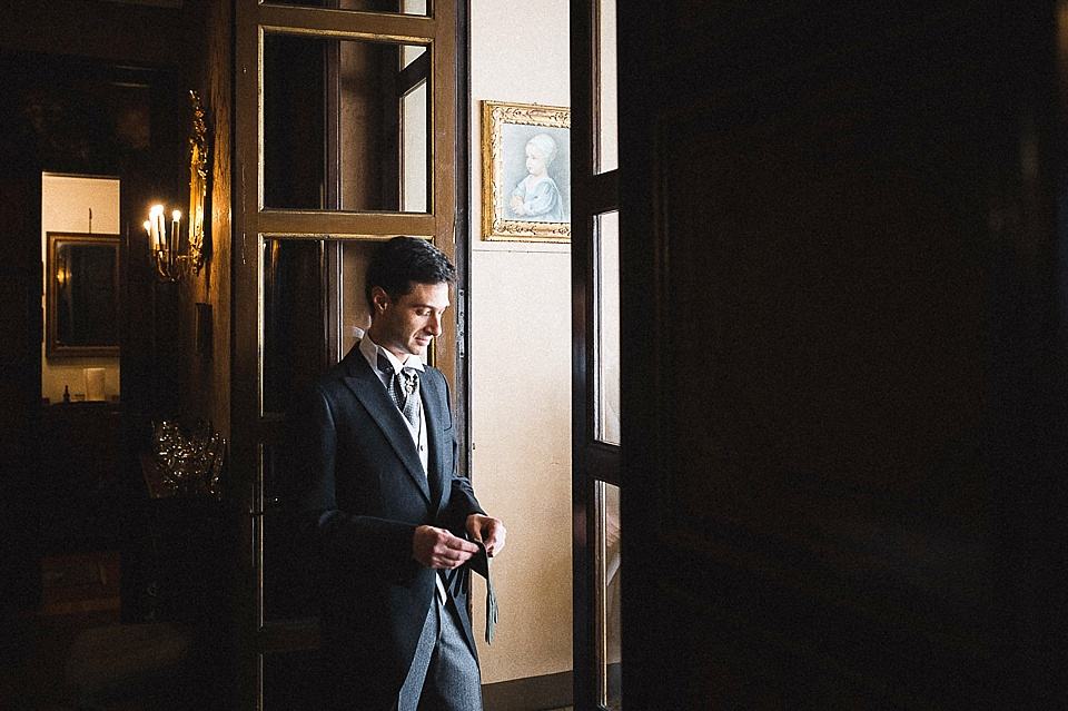 Ritratto dello sposo a colori, matrimonio in Franciacorta Ritratto dello sposo a colori, matrimonio in Franciacorta